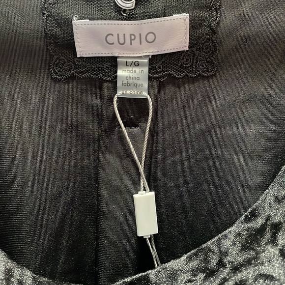 Cupid Crushed Velvet Top - Picture 2 of 3